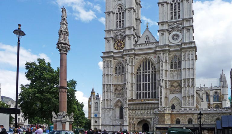westminster-abbey-and-war-memorial-london-england